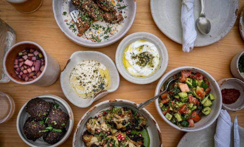 A refined Middle Eastern dining presentation illustrating Saudi cuisine as a luxury export opportunity